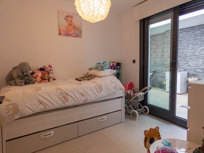 Image No.19-3 Bed Apartment for sale