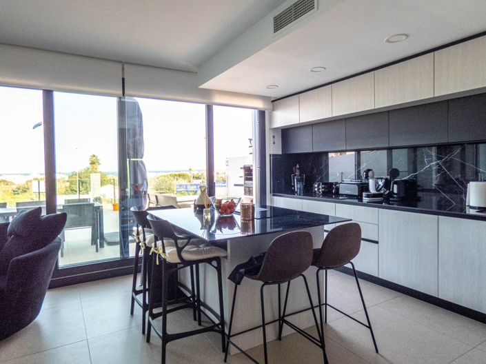Image No.4-3 Bed House for sale