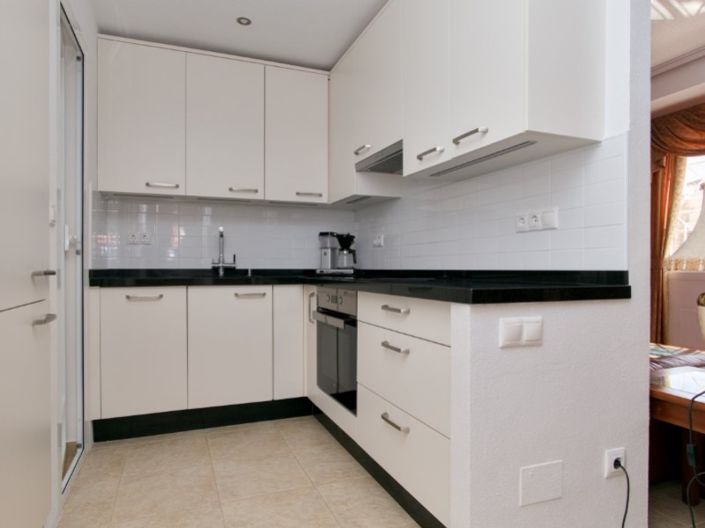 Image No.20-2 Bed Townhouse for sale