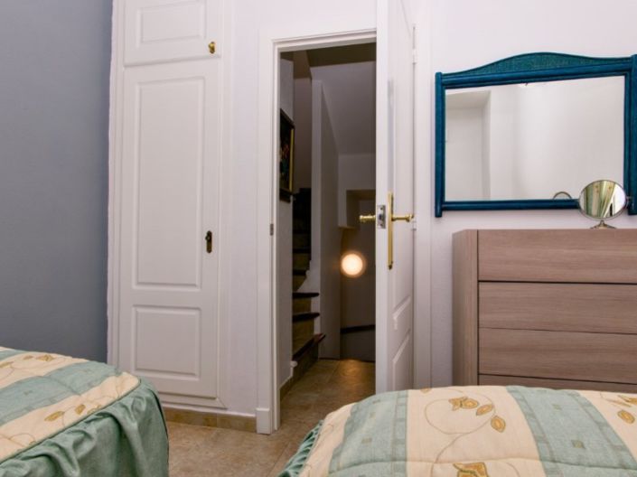 Image No.30-2 Bed Townhouse for sale