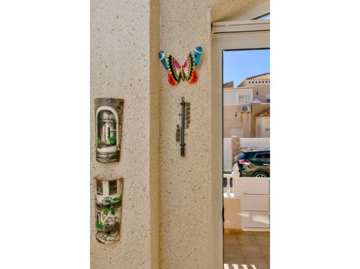 Image No.8-2 Bed Townhouse for sale