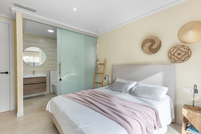 Image No.21-2 Bed Apartment for sale