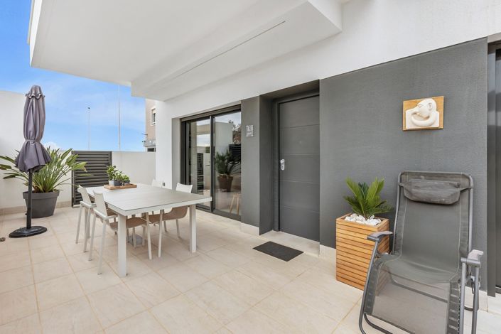 Image No.25-2 Bed Apartment for sale