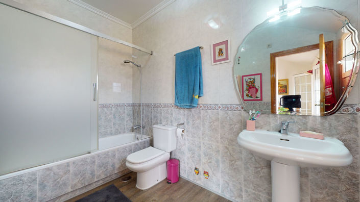 Image No.19-6 Bed Villa for sale