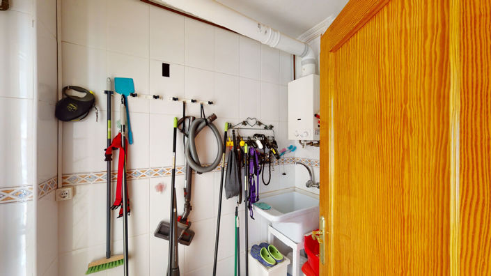 Image No.7-6 Bed Villa for sale