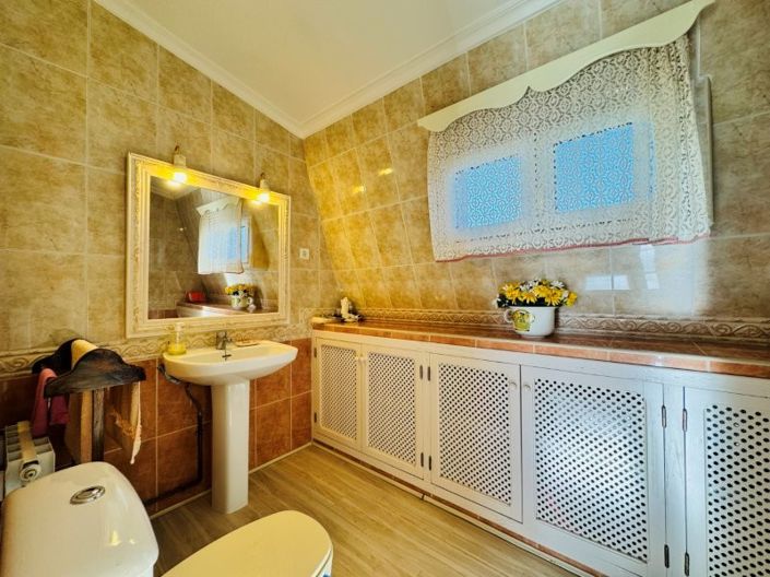 Image No.11-3 Bed Apartment for sale
