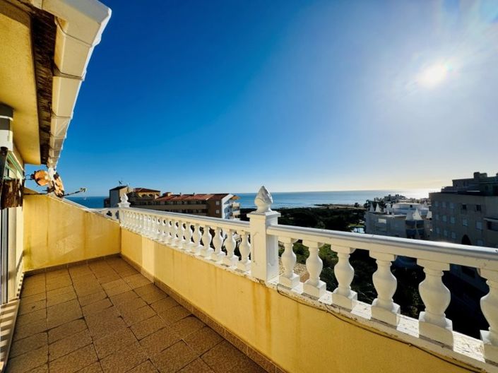 Image No.24-3 Bed Apartment for sale