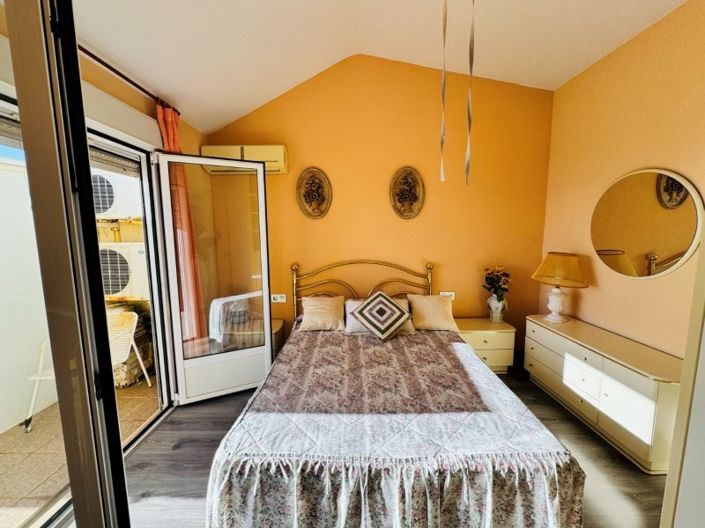 Image No.33-3 Bed Apartment for sale