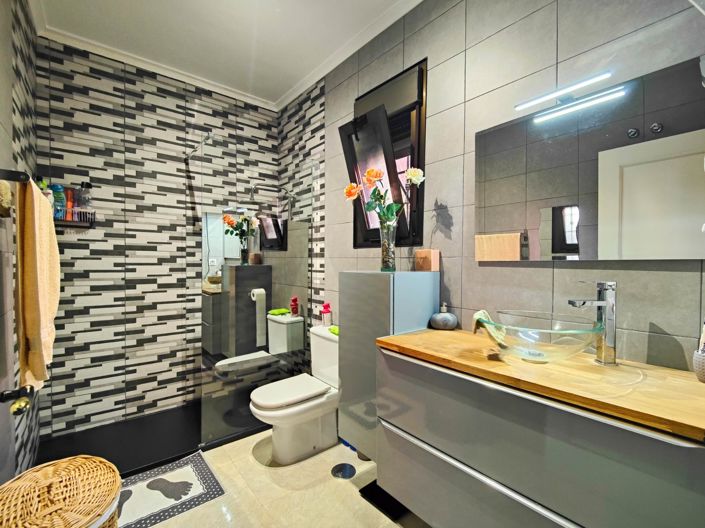 Image No.33-3 Bed Villa for sale