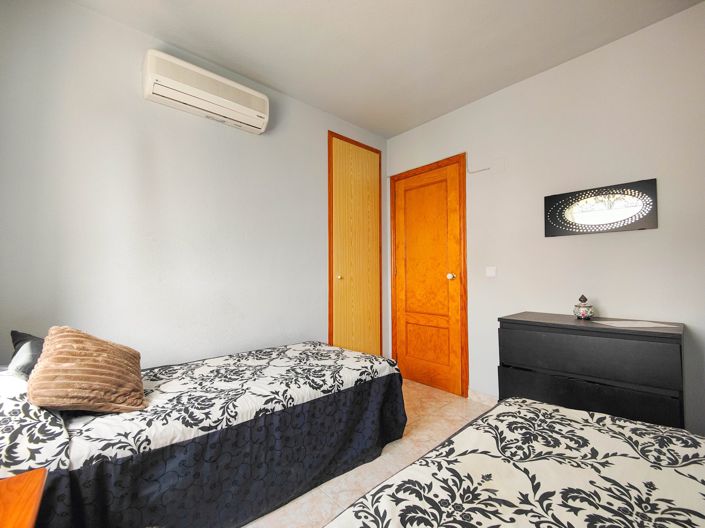 Image No.25-3 Bed Townhouse for sale