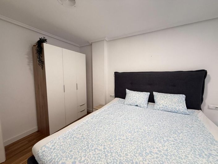 Image No.12-4 Bed Apartment for sale