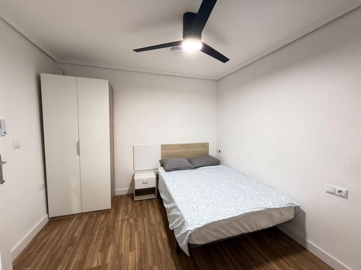 Image No.19-4 Bed Apartment for sale