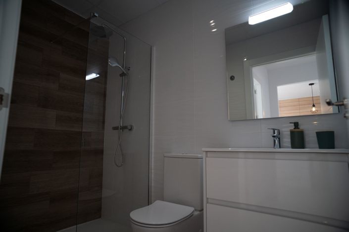 Image No.24-3 Bed Property for sale