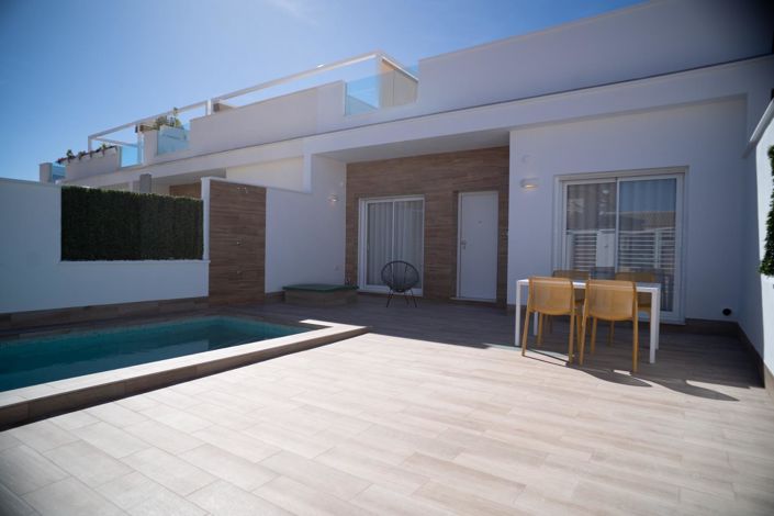 Image No.3-3 Bed Property for sale
