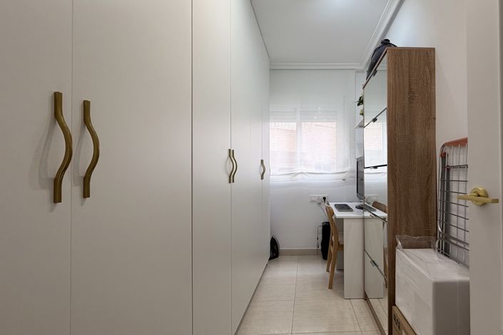 Image No.20-3 Bed Apartment for sale