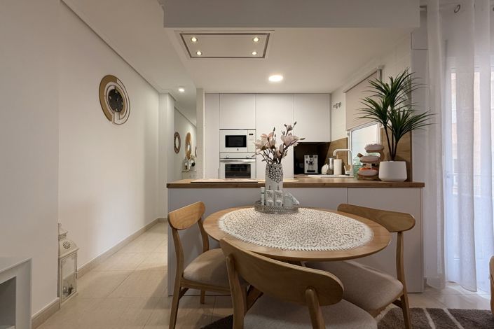 Image No.9-3 Bed Apartment for sale