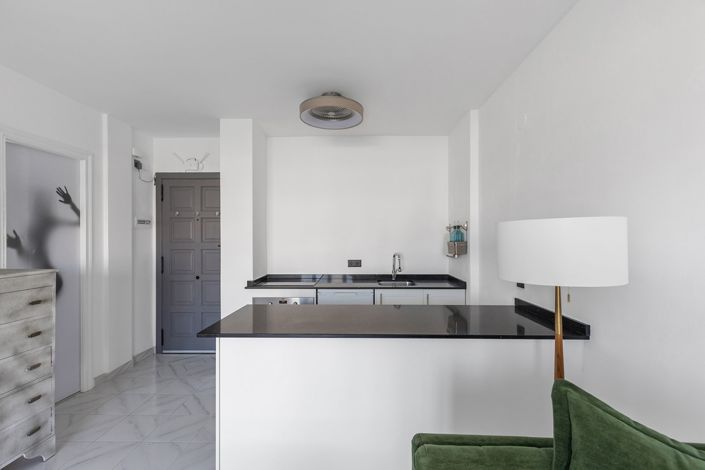Image No.11-1 Bed House for sale