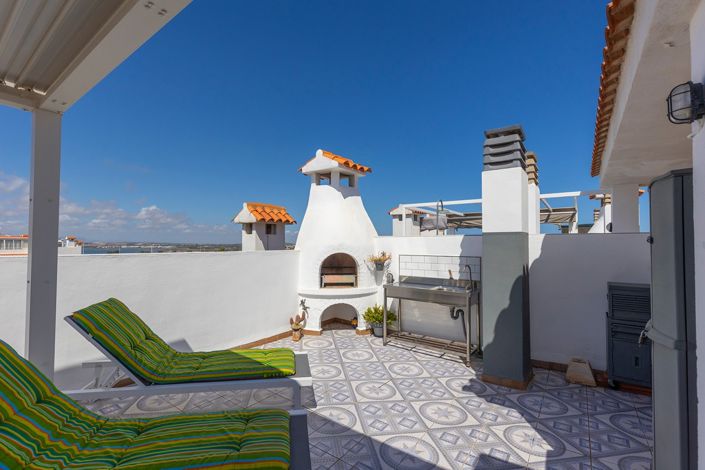 Image No.4-1 Bed House for sale
