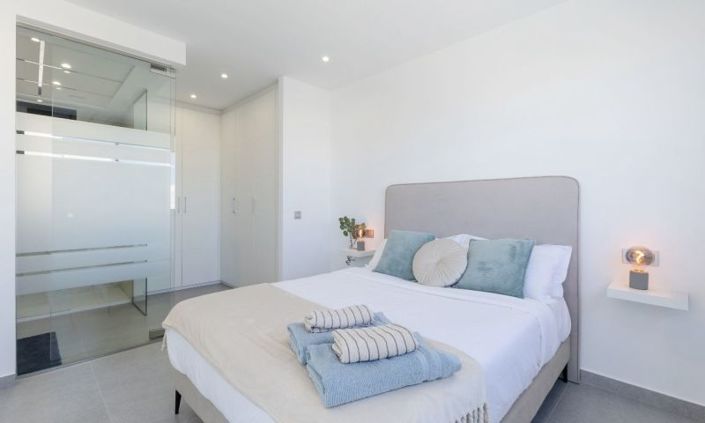 Image No.25-3 Bed Villa for sale