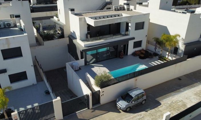 Image No.5-3 Bed Property for sale