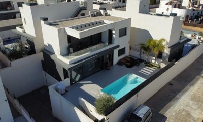 d2a917e7-cf452e4b-86c1-4f73-aa74-64af90b641dc