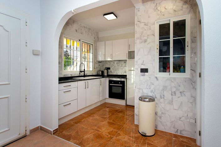 Image No.10-2 Bed Townhouse for sale