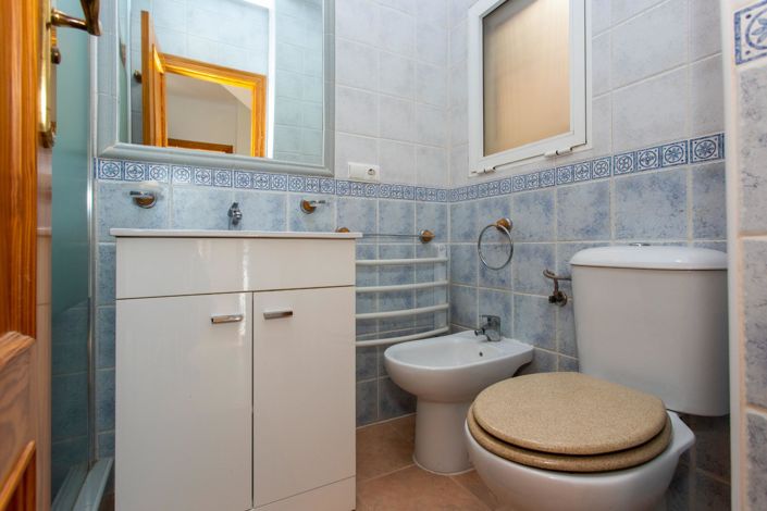 Image No.22-2 Bed Townhouse for sale