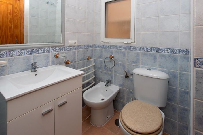 Image No.23-2 Bed Townhouse for sale