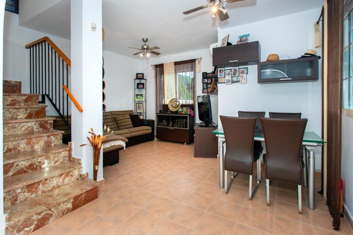 Image No.8-2 Bed Townhouse for sale