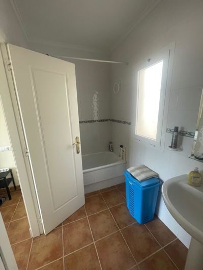 Image No.10-3 Bed House for sale