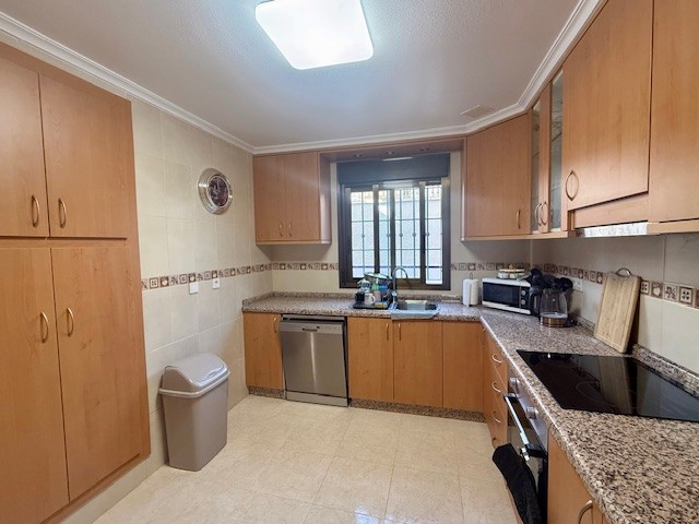 Image No.16-3 Bed Townhouse for sale