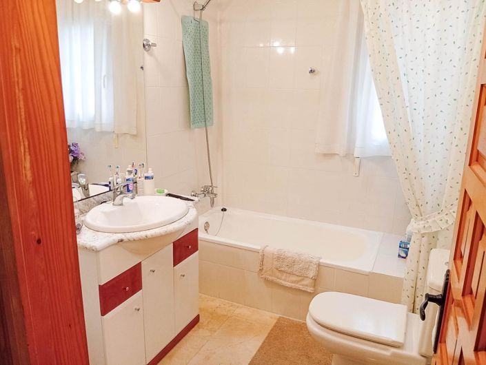 Image No.14-4 Bed Villa for sale