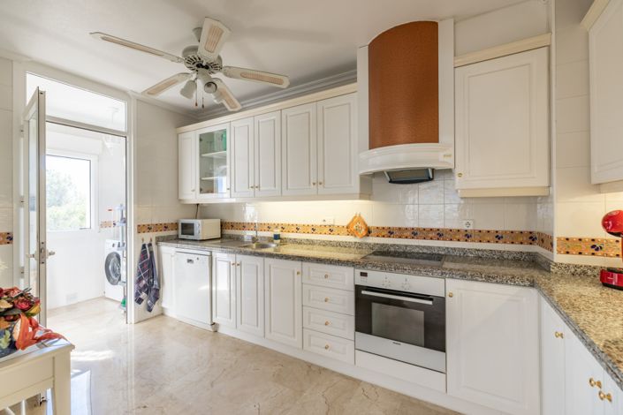 Image No.15-3 Bed Apartment for sale