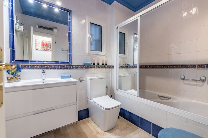 Image No.24-3 Bed Apartment for sale