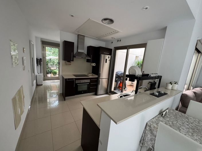 Image No.31-3 Bed Townhouse for sale