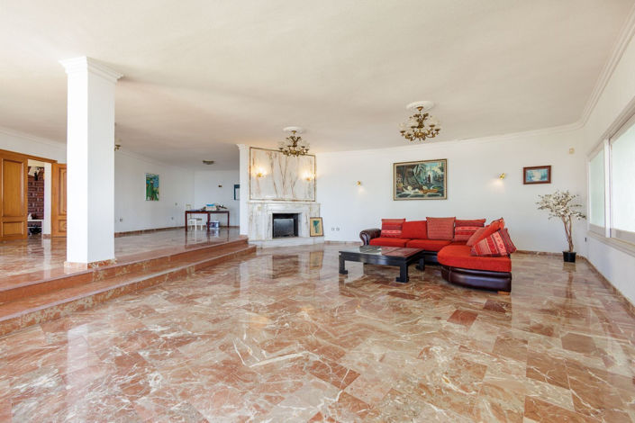 Image No.9-9 Bed Villa for sale