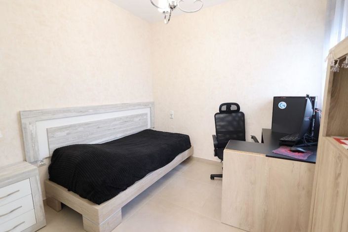 Image No.16-3 Bed Townhouse for sale