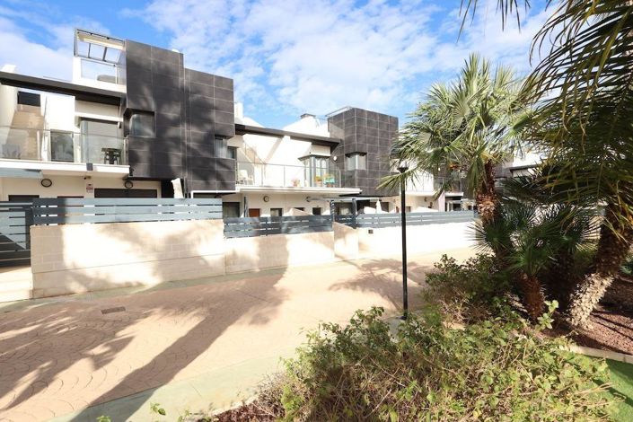 Image No.2-3 Bed Townhouse for sale