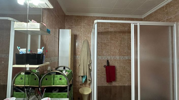 Image No.16-7 Bed Apartment for sale