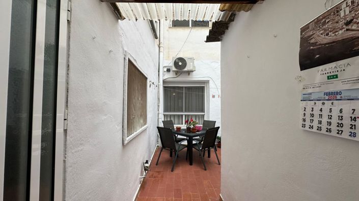 Image No.18-4 Bed House for sale