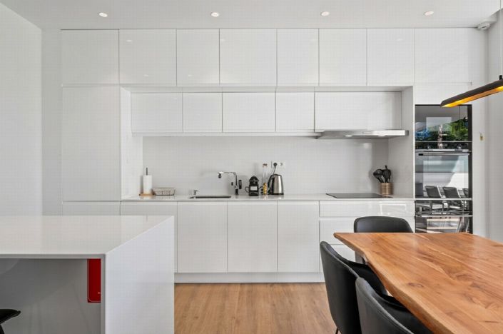 Image No.3-2 Bed Property for sale