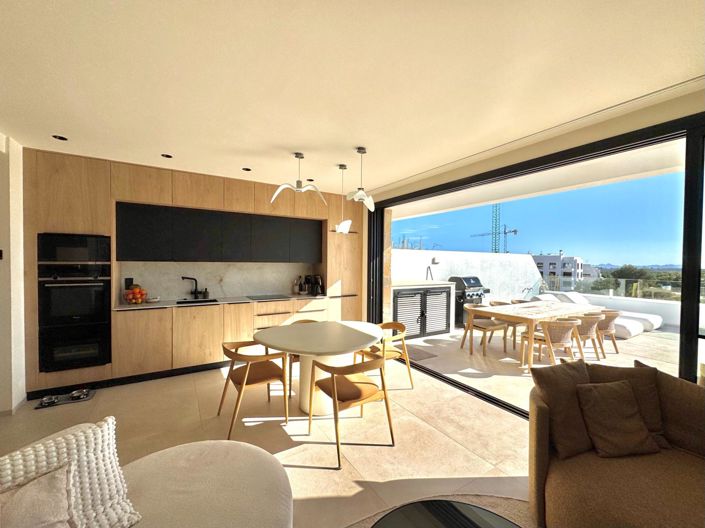 Image No.21-3 Bed Apartment for sale