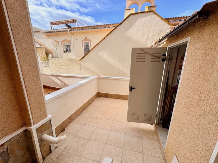 Image No.12-2 Bed Townhouse for sale