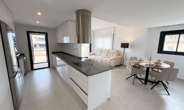 Image No.17-3 Bed Property for sale