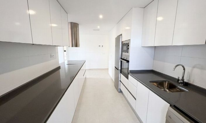 Image No.18-3 Bed Property for sale