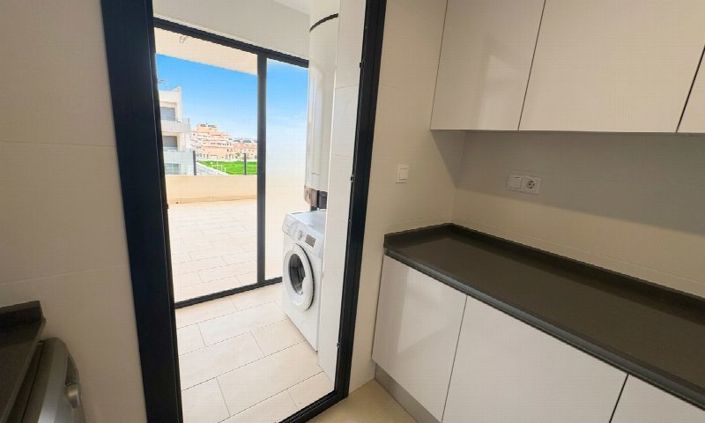 Image No.19-3 Bed Property for sale