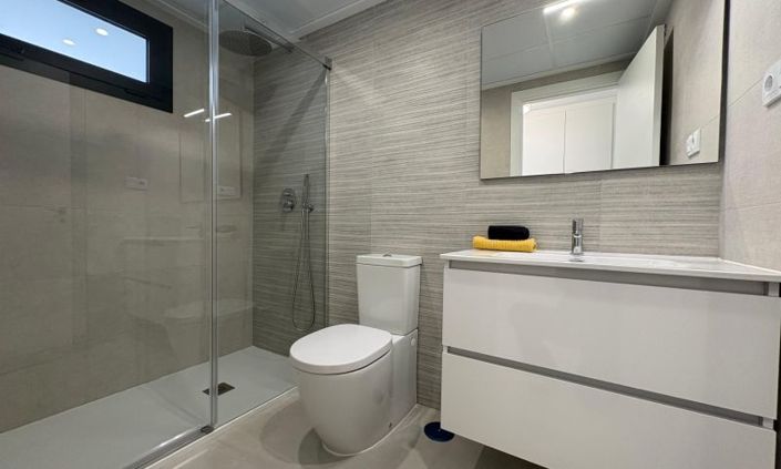 Image No.21-3 Bed Apartment for sale