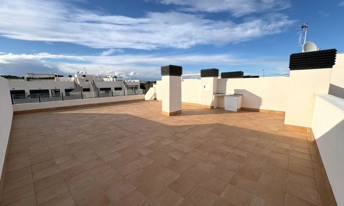 Image No.8-3 Bed Property for sale