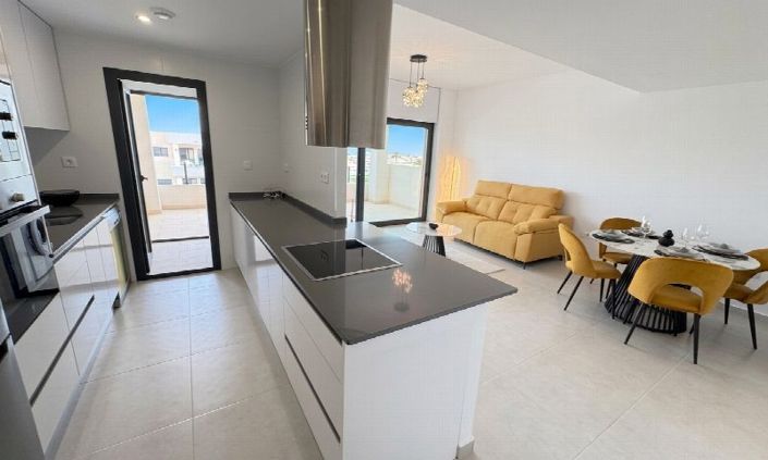 Image No.10-2 Bed Property for sale