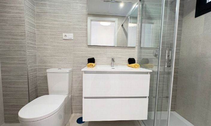 Image No.21-2 Bed Property for sale